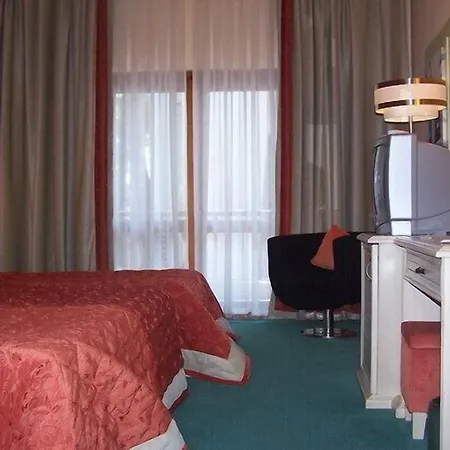 Club Boran Mare 5* קמר