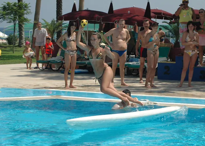 Club Boran Mare منتجع كمر